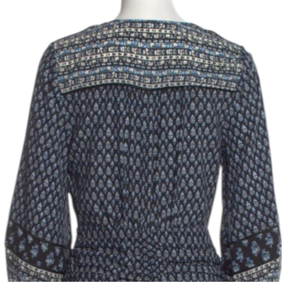 VERONICA BEARD Silk Patterned V-Neck Dress in Navy Size 2 — Quiet Luxury!!! - Picture 4 of 8